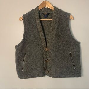 Women’s Woolrich Sweater Vest Decorative Toggle Buttons XL Made in USA